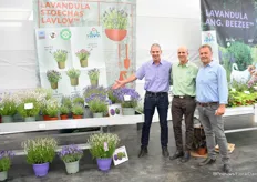 Eyal Inbar, Eyal Klein, and Nico van Aanholt of Hishtil with The BeeZee, an English lavender series. It is hardy, part of Hishtil’s Durabello range, and the concept is about plants that are more tolerant to abiotic stresses. BeeZee fits beautifully in that concept. “In addition, this is the only series of English lavender available in four colors, dark blue, light blue, pink and white.” They have been bred and selected by David Kerley in the UK. They have been selected for matching compact habit, multiple flowering stems with large flowers.